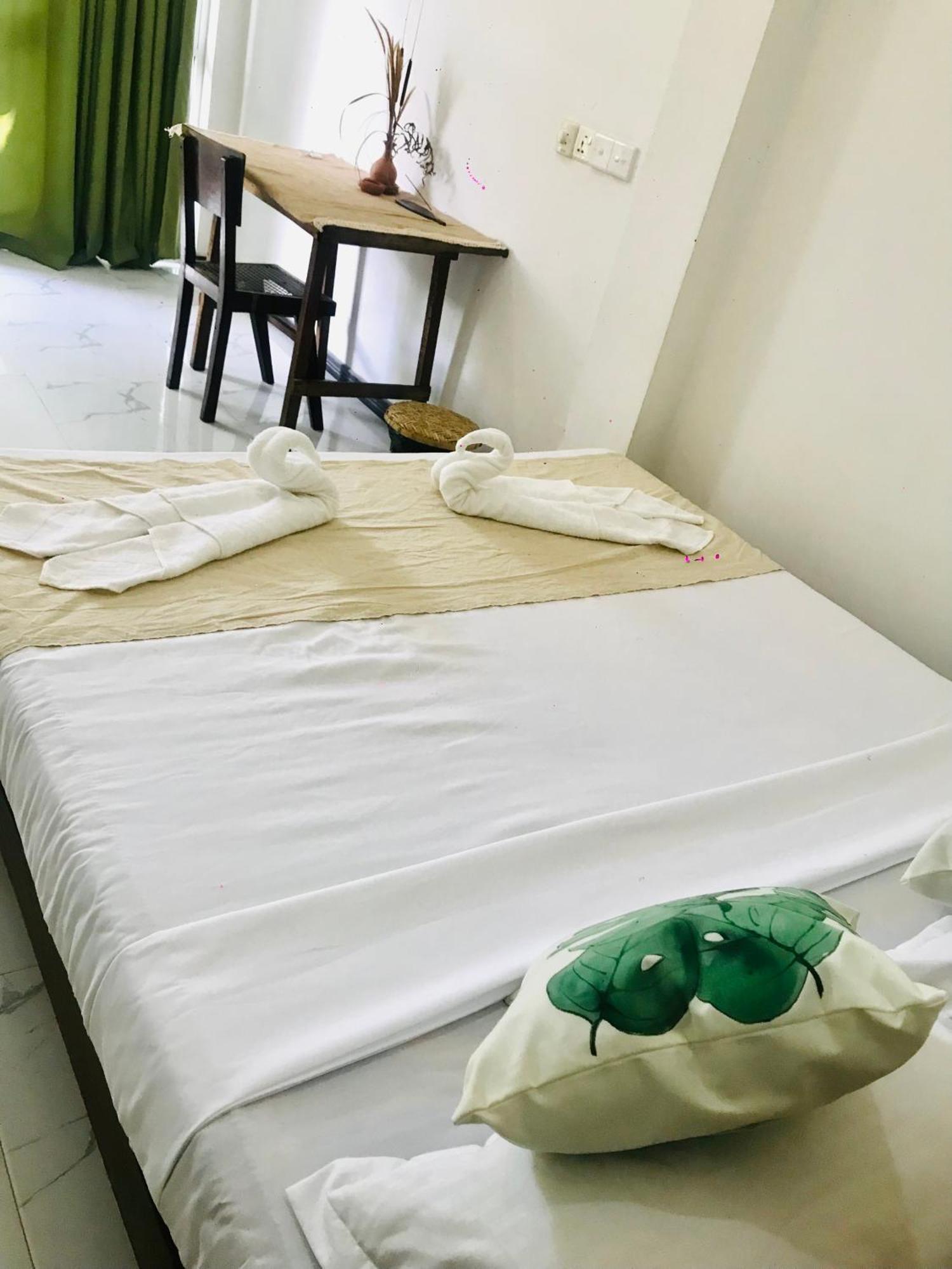 Bananas Mirissa Otel Dış mekan fotoğraf