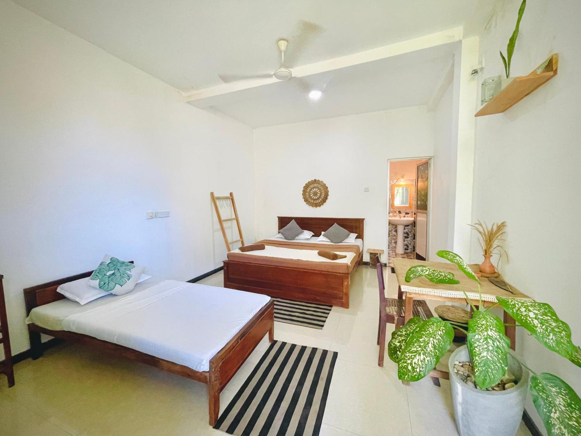 Bananas Mirissa Otel Dış mekan fotoğraf